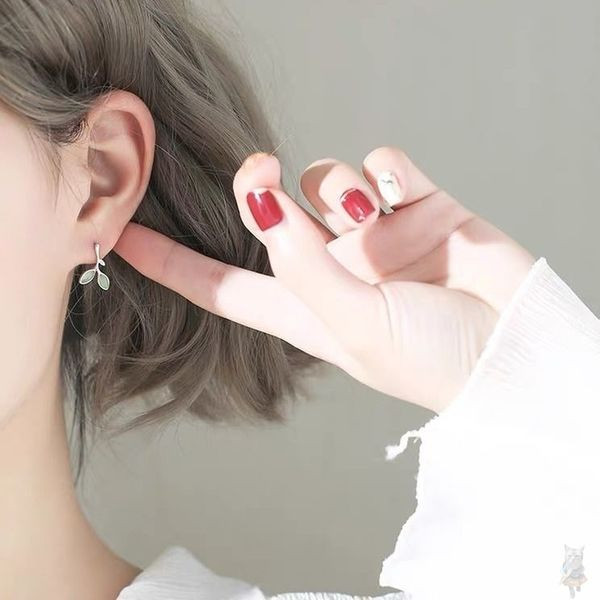 Ikdienas sieviešu komplekts ar kaklarotu, auskariem, rokassprādzi un gredzenu ar akmeņiem