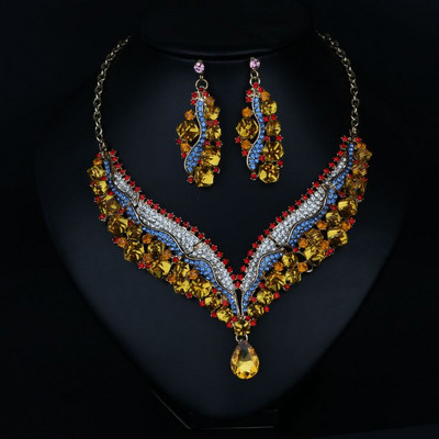 Divatos kőből készült fülbevaló és nyaklánc szett nőknek