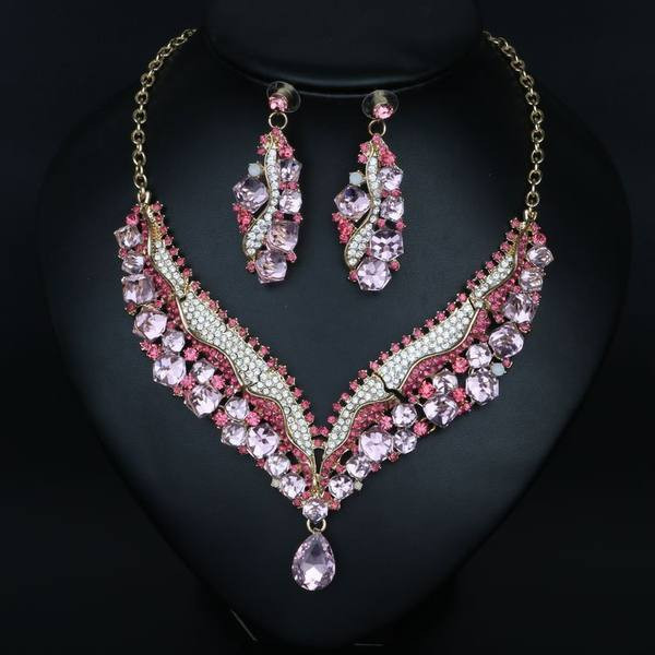 Divatos kőből készült fülbevaló és nyaklánc szett nőknek