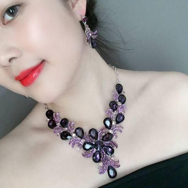 Női szett - virágmotívumokkal