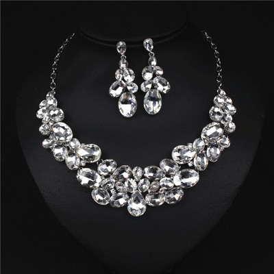 Γυναικείο κομψό σετ κοσμημάτων από κολιέ και σκουλαρίκια με πέτρες