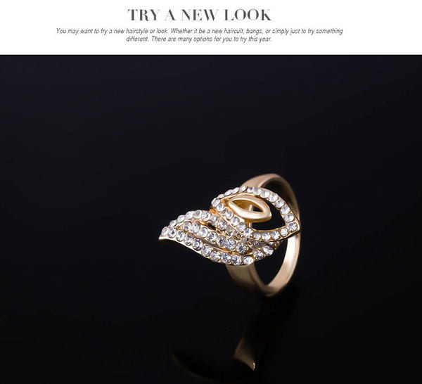 Sieviešu komplekts kaklarota, auskari, gredzens un rokassprādze ar akmeņiem