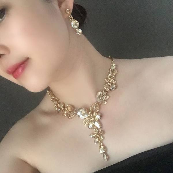 Stílusos női ékszer készlet