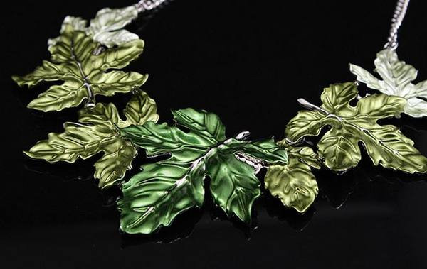 Kétrészes női szett virágmotívumokkal