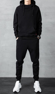 Ανδρικό αθλητικό σετ δύο τεμαχίων με κουκούλα και τσέπη