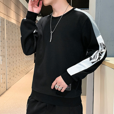 Férfi kéttagú sportcsapat ovális nyakkivágással és logóval