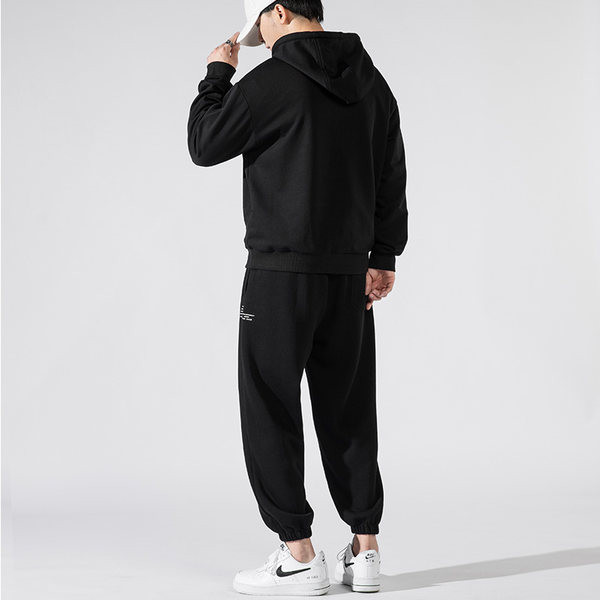 Férfi hosszú ujjú kapucnis pulóver