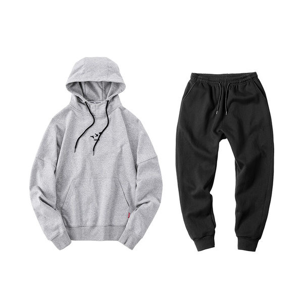 Ανδρικό σετ με κουκούλα και  κορδόνια