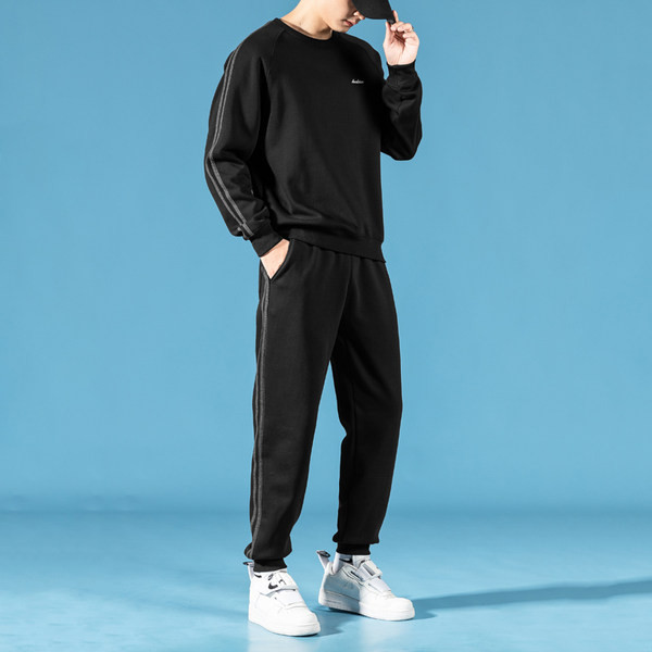 Vīriešu divdaļīgs uzvalks ar kabatu