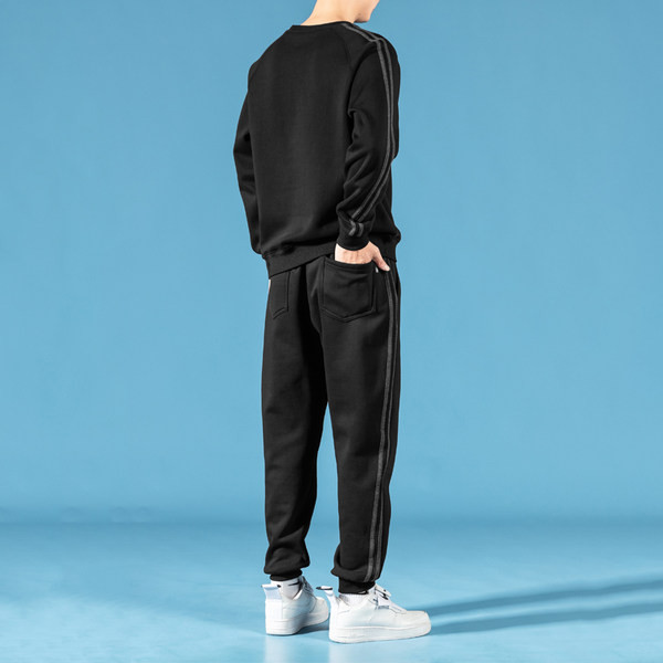 Vīriešu divdaļīgs uzvalks ar kabatu