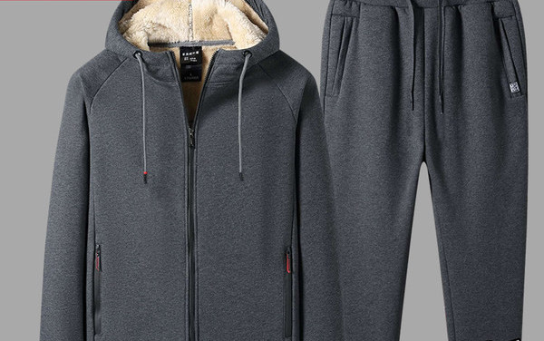 Dviejų dalių žiemos sporto apranga su gobtuvu ir raišteliais