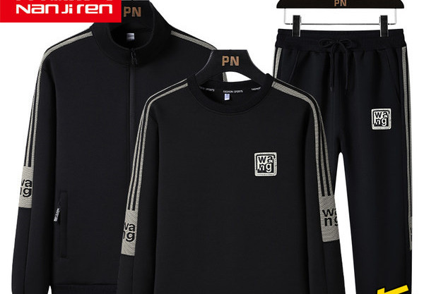 Ανδρικό αθλητικό σετ σε τρία μέρη