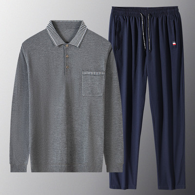 Férfi ruha klasszikus gallérral és gombbal