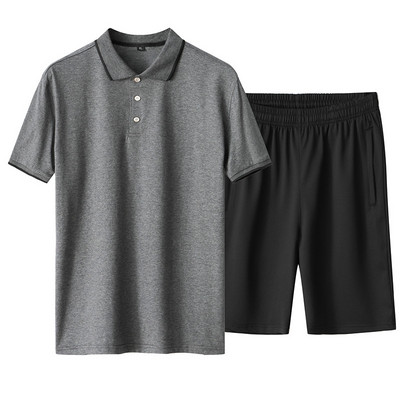 Alkalmi férfi szett galléros pólóból és rövidnadrágból