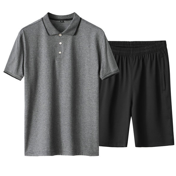 Alkalmi férfi szett galléros pólóból és rövidnadrágból