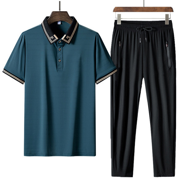 Férfi két- és háromrészes rövid ujjú tréningruha