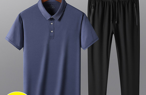 Divdaļīgs vīriešu treniņtērps ar īsām piedurknēm