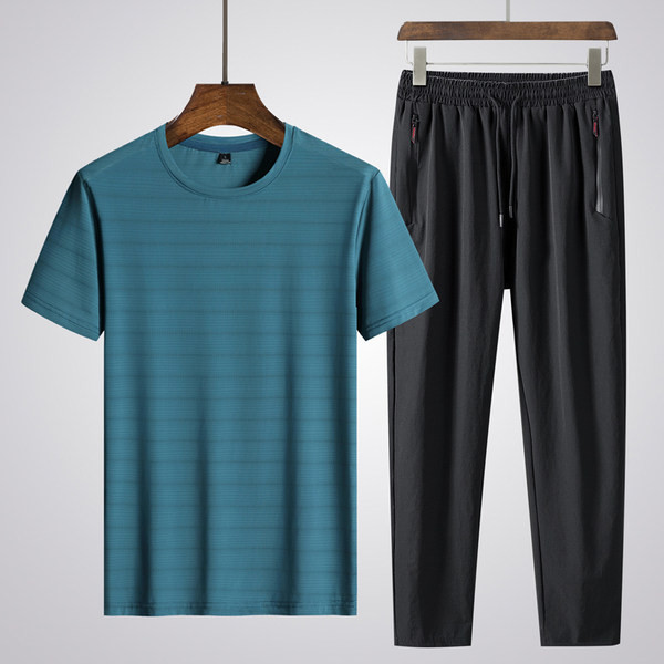 Κλασικά αθλητικά ρούχα 2 ή 3 τεμαχίων για άνδρες