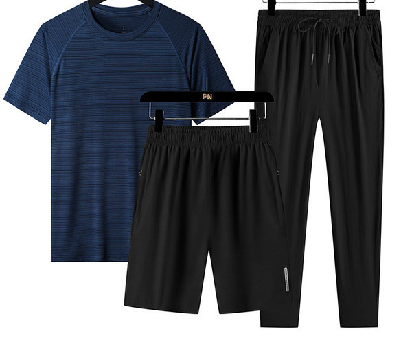 Sporta komanda ar īsām piedurknēm dažādās krāsās