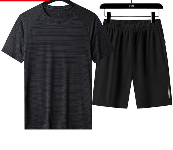 Sporta komanda ar īsām piedurknēm dažādās krāsās