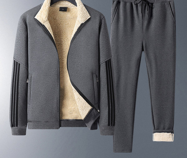 Sportos téli ruha szegéllyel