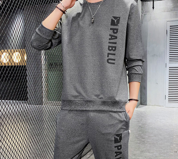 Vyriškas trijų spalvų sportinis komplektas