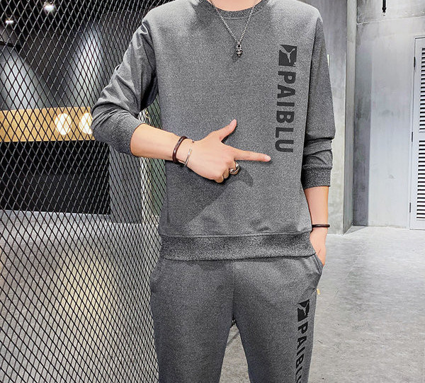 Vyriškas trijų spalvų sportinis komplektas