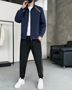 Vīriešu sporta divdaļīgs komplekts ar kabatu