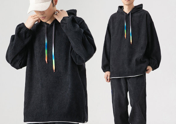 Ikdienas vīriešu tērps ar sporta kreklu un biksēm