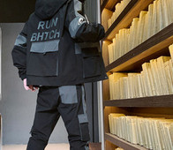 Σπορ ανδρική φόρμα με επιγραφή