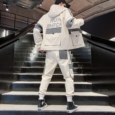 Σπορ ανδρική φόρμα με επιγραφή