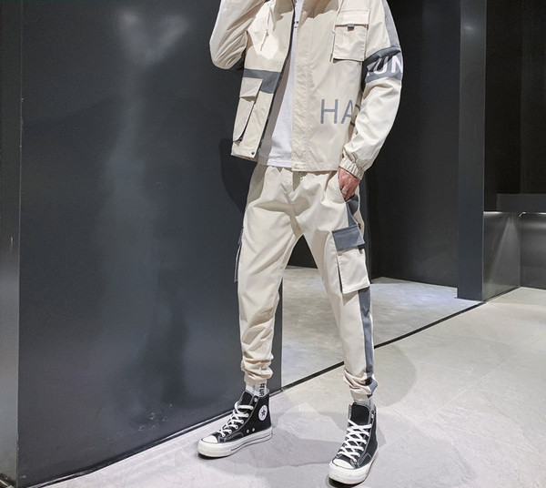 Σπορ ανδρική φόρμα με επιγραφή