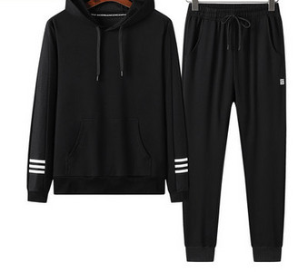 Férfi kapucnis pulóver és nyakkendő