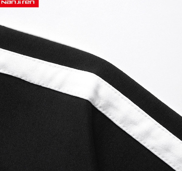 Új modell férfi sport szett pulóverből és alsóból