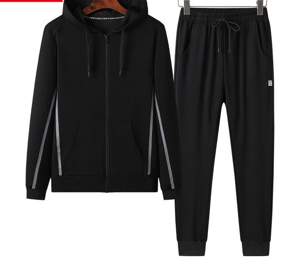 Vīriešu tērps ar kabatu un mežģīnēm