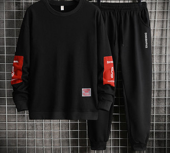 Vīriešu komplekts ar apdruku un kabatu