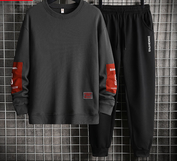 Vīriešu komplekts ar apdruku un kabatu