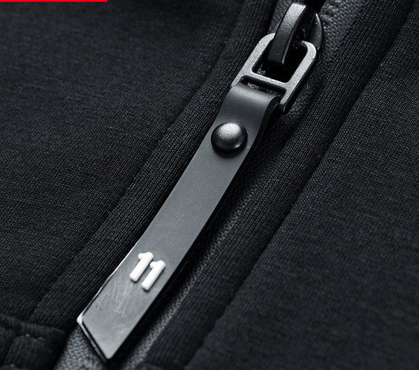 Vīriešu sporta melns tērps ar mežģīnēm