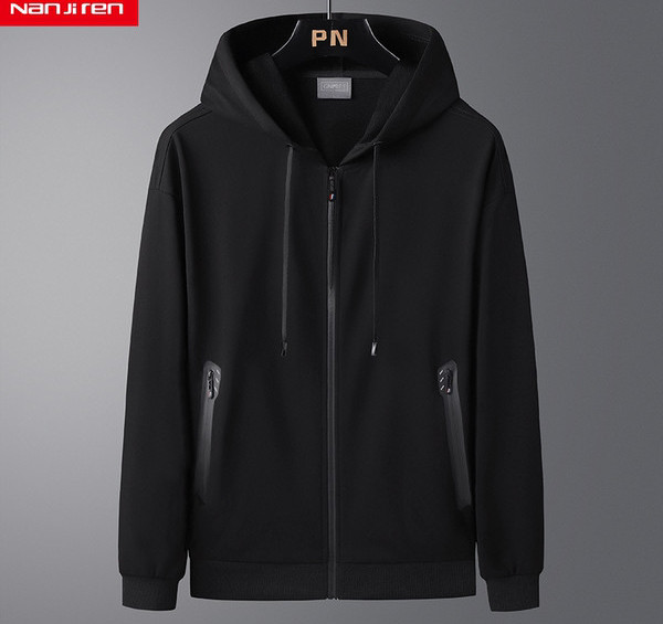 Sportos férfi kétrészes ruha - kapucnival és alsóval ellátott pulóver