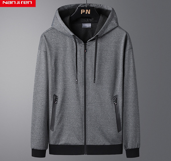 Sportos férfi kétrészes ruha - kapucnival és alsóval ellátott pulóver