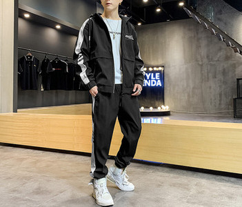 Tinuta sport barbati din doua piese