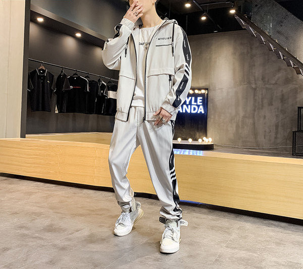 Tinuta sport barbati din doua piese