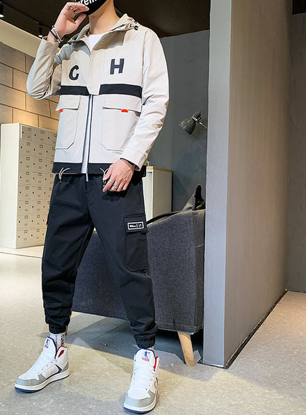 Vīriešu sporta komanda ar trīskrāsu apdruku