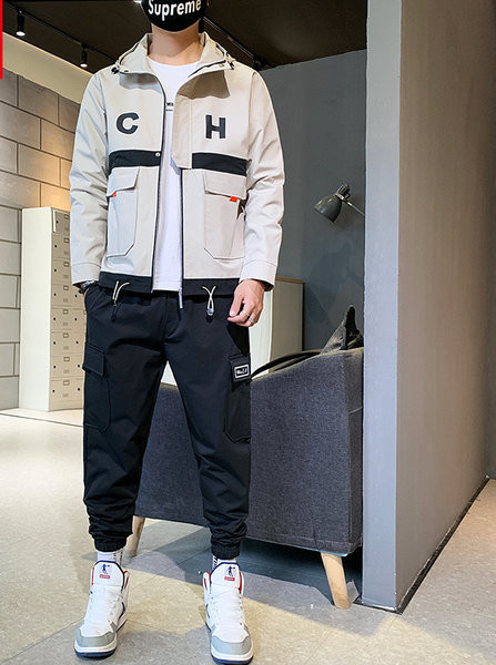 Vīriešu sporta komanda ar trīskrāsu apdruku