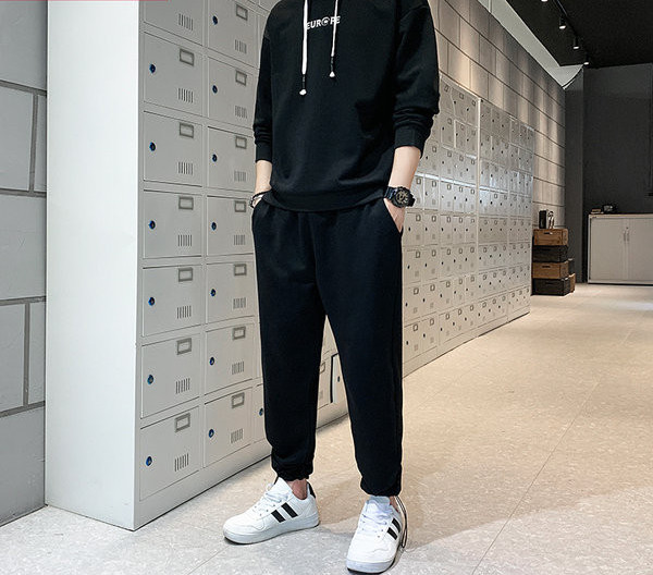 Muška sportska ekipa - s kapuljačom i vezicama