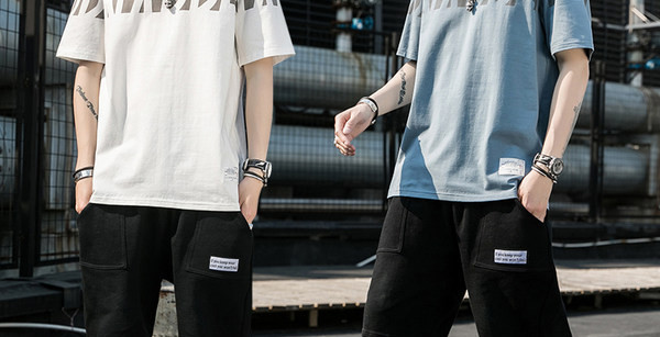 Vīriešu ikdienas vasaras divdaļīgs komplekts ar T-kreklu ar ovālu kakla izgriezumu un šortiem ar logotipu