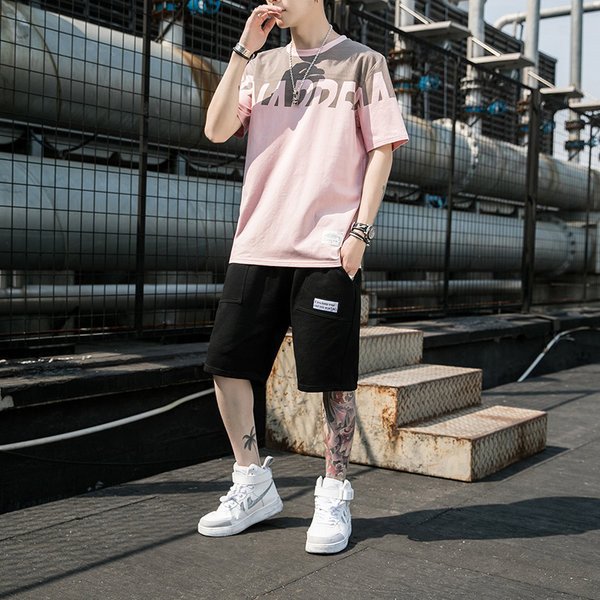 Vīriešu ikdienas vasaras divdaļīgs komplekts ar T-kreklu ar ovālu kakla izgriezumu un šortiem ar logotipu