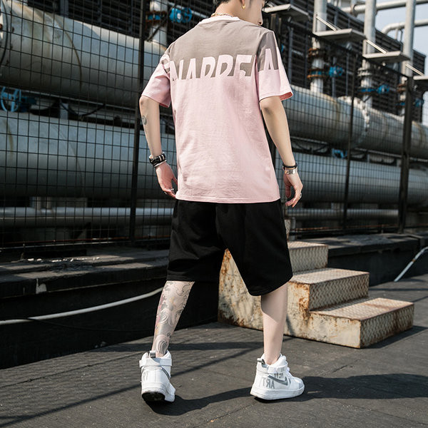 Vīriešu ikdienas vasaras divdaļīgs komplekts ar T-kreklu ar ovālu kakla izgriezumu un šortiem ar logotipu