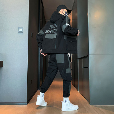 Modes divdaļīgs treniņtērps vīriešiem ar apdruku mugurpusē