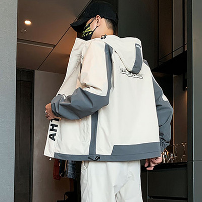 Modes divdaļīgs treniņtērps vīriešiem ar apdruku mugurpusē